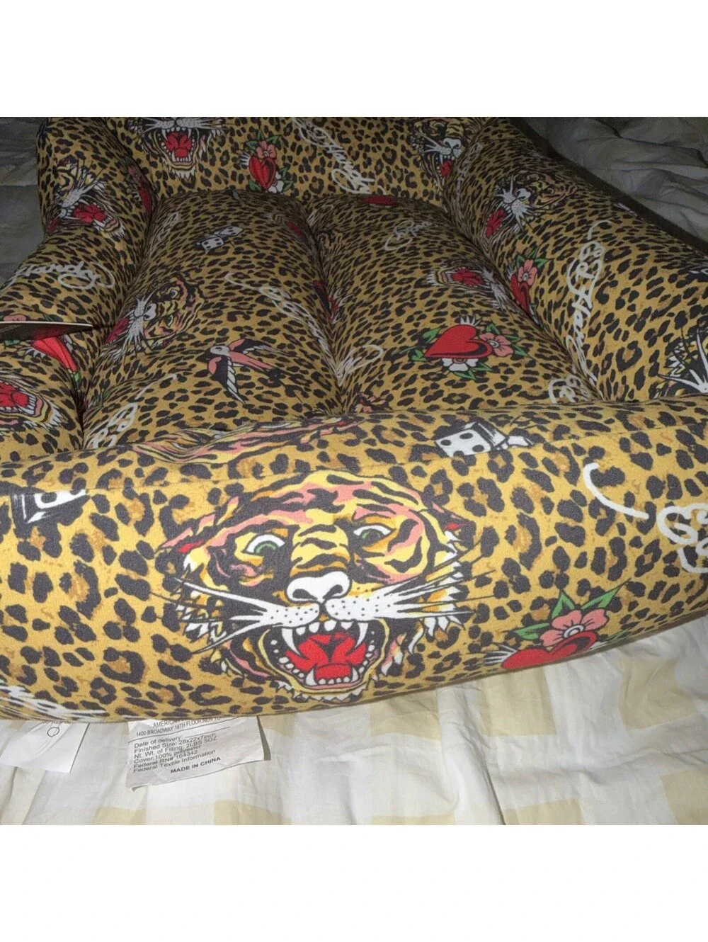 Ed Hardy Pet Cuddler Soft And Plush 28 X 22 X 7“ NWT ￼